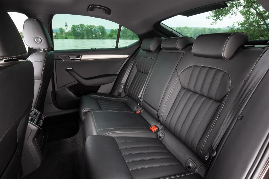 Интерьер Skoda Superb Laurin & Klement 2019 года  (WW) (фото 74 из 93)